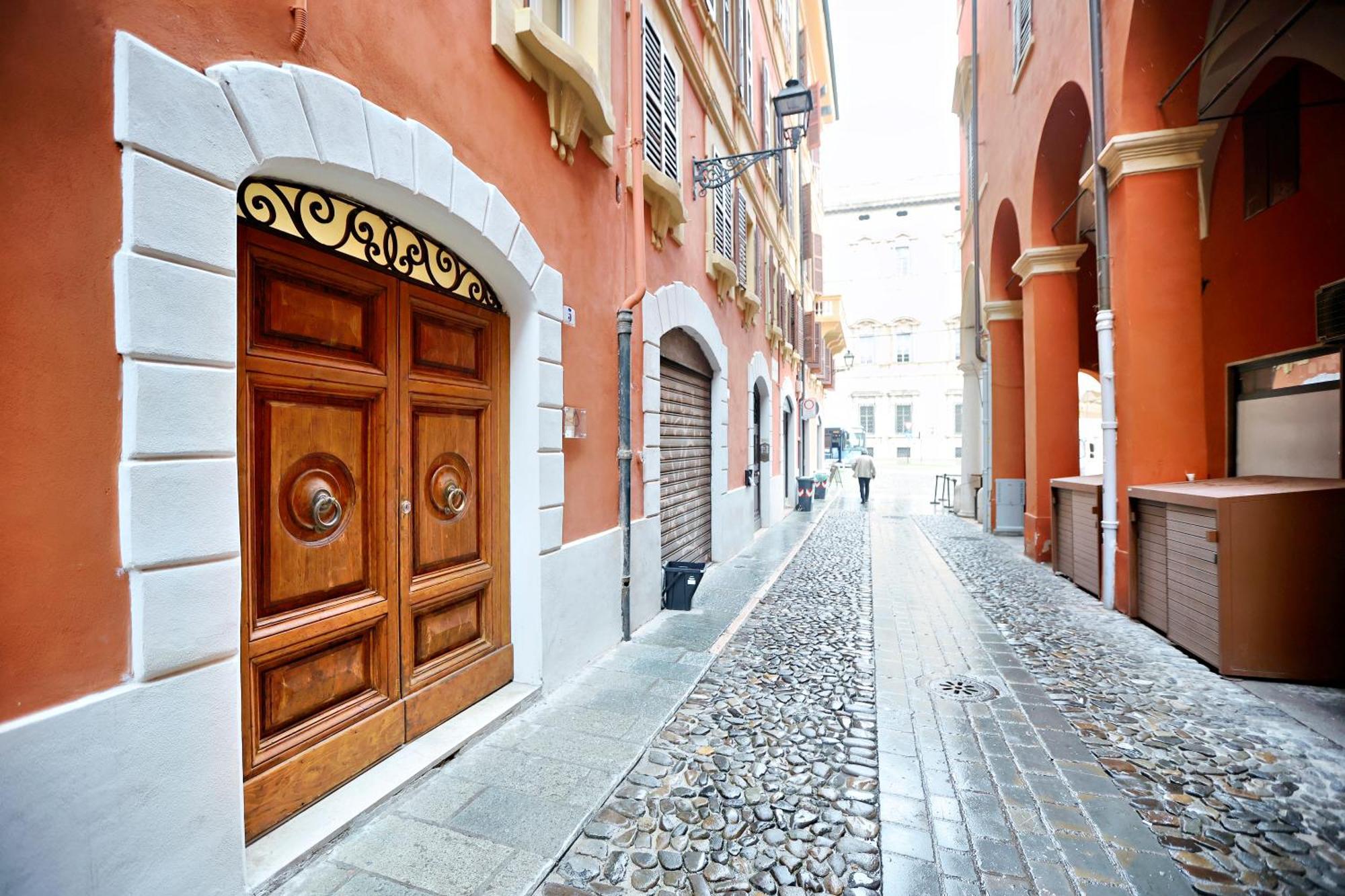 Loggia Dei Lovoleti Suite Modena Ngoại thất bức ảnh